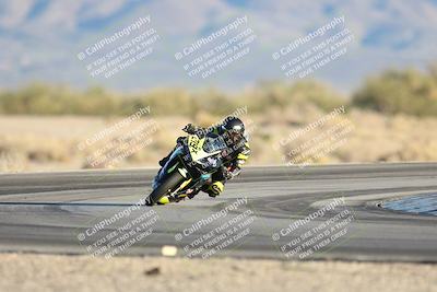 media/Dec-07-2025-CVMA (Sun) [[3e7d2de5dc]]/Race 18-Formula Twins-Formula 40 UL/